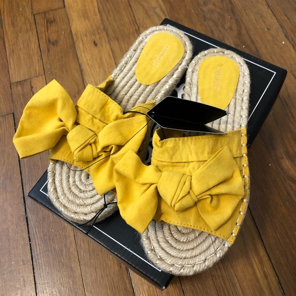 Bow sandals - Picture 2 of 2